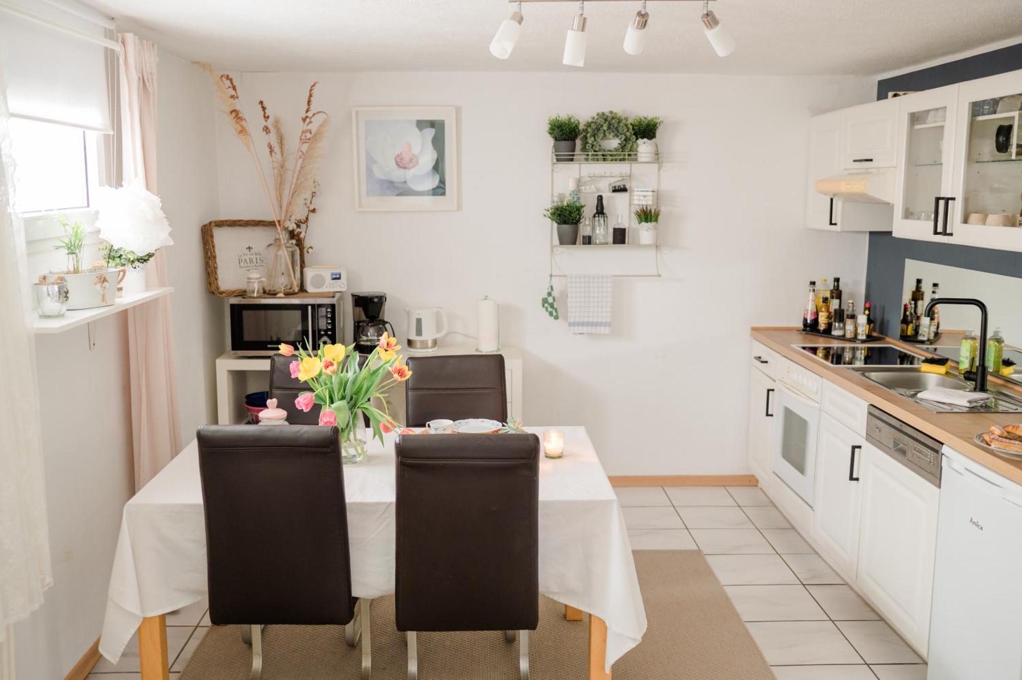 Buchlindenweg - Zimmer & Ferienwohnung Breitscheid  Buitenkant foto