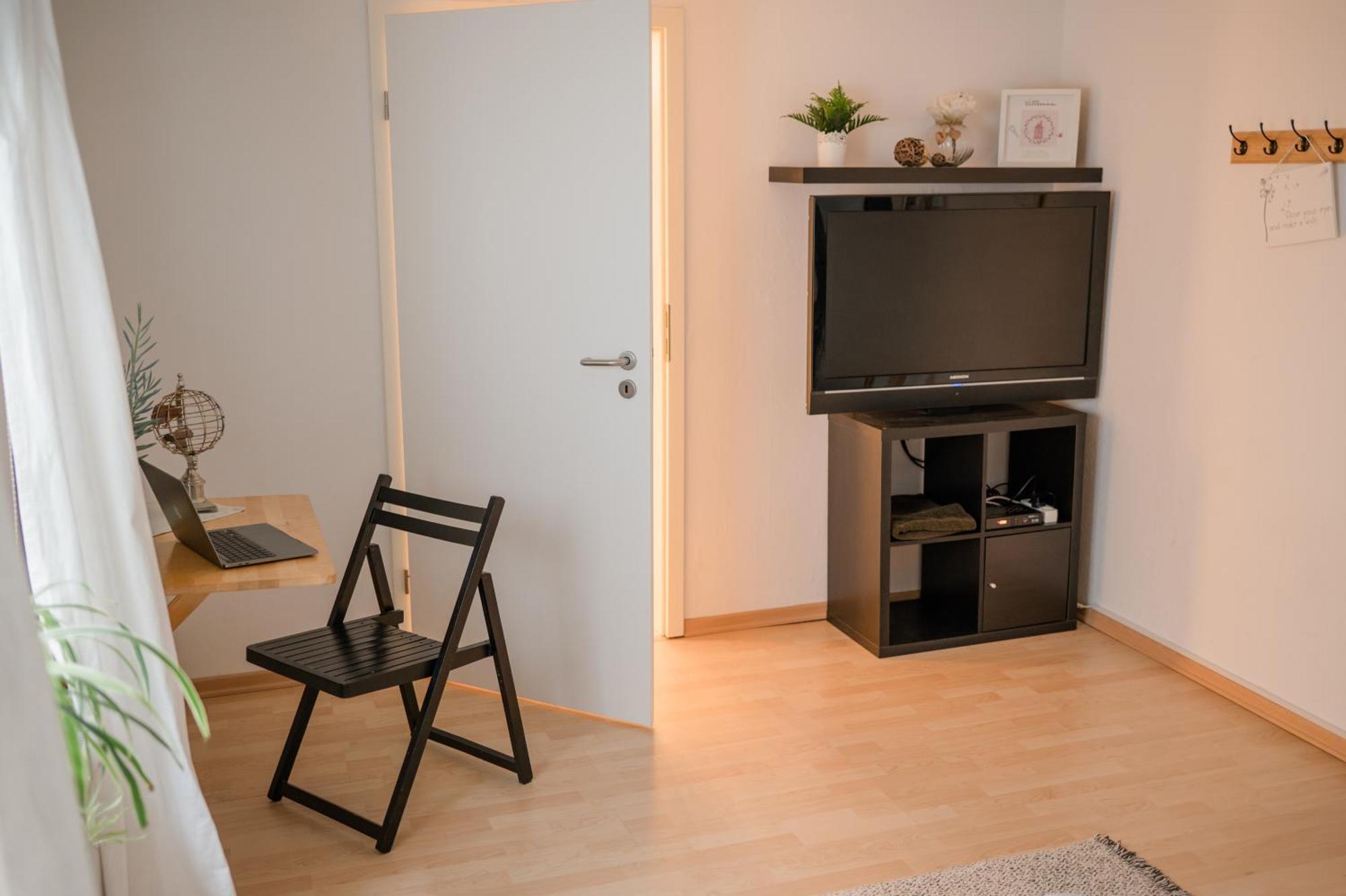 Buchlindenweg - Zimmer & Ferienwohnung Breitscheid  Buitenkant foto